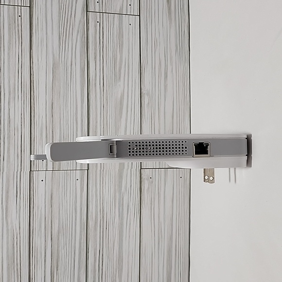 TP-Link Wifi Extender - RE450 - Picture 2 of 5